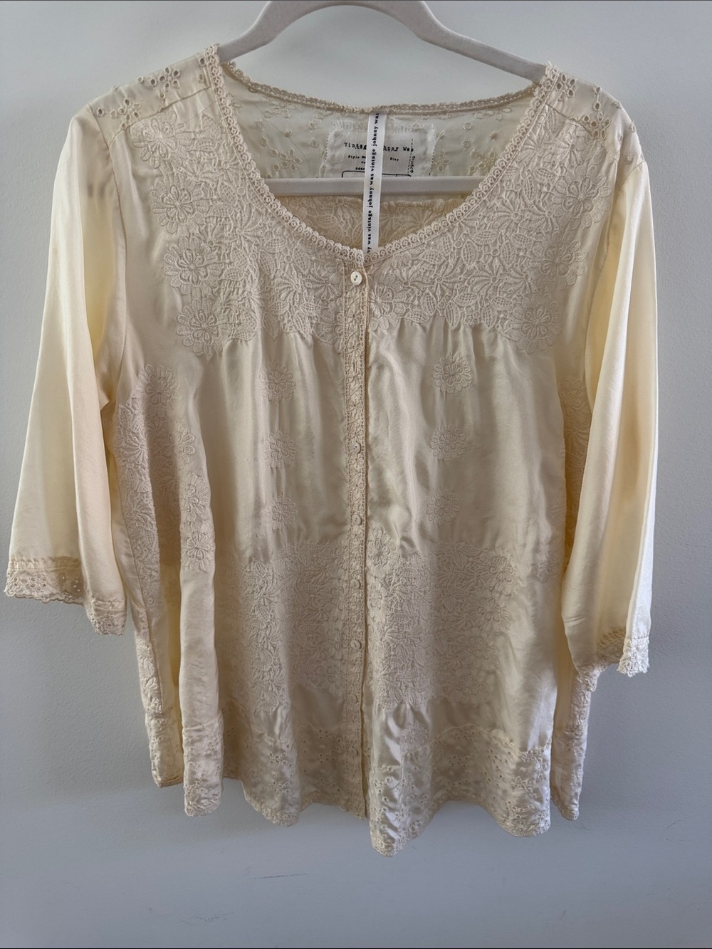 Johnny Was Ivory Floral Embroidered Button-Front Blouse